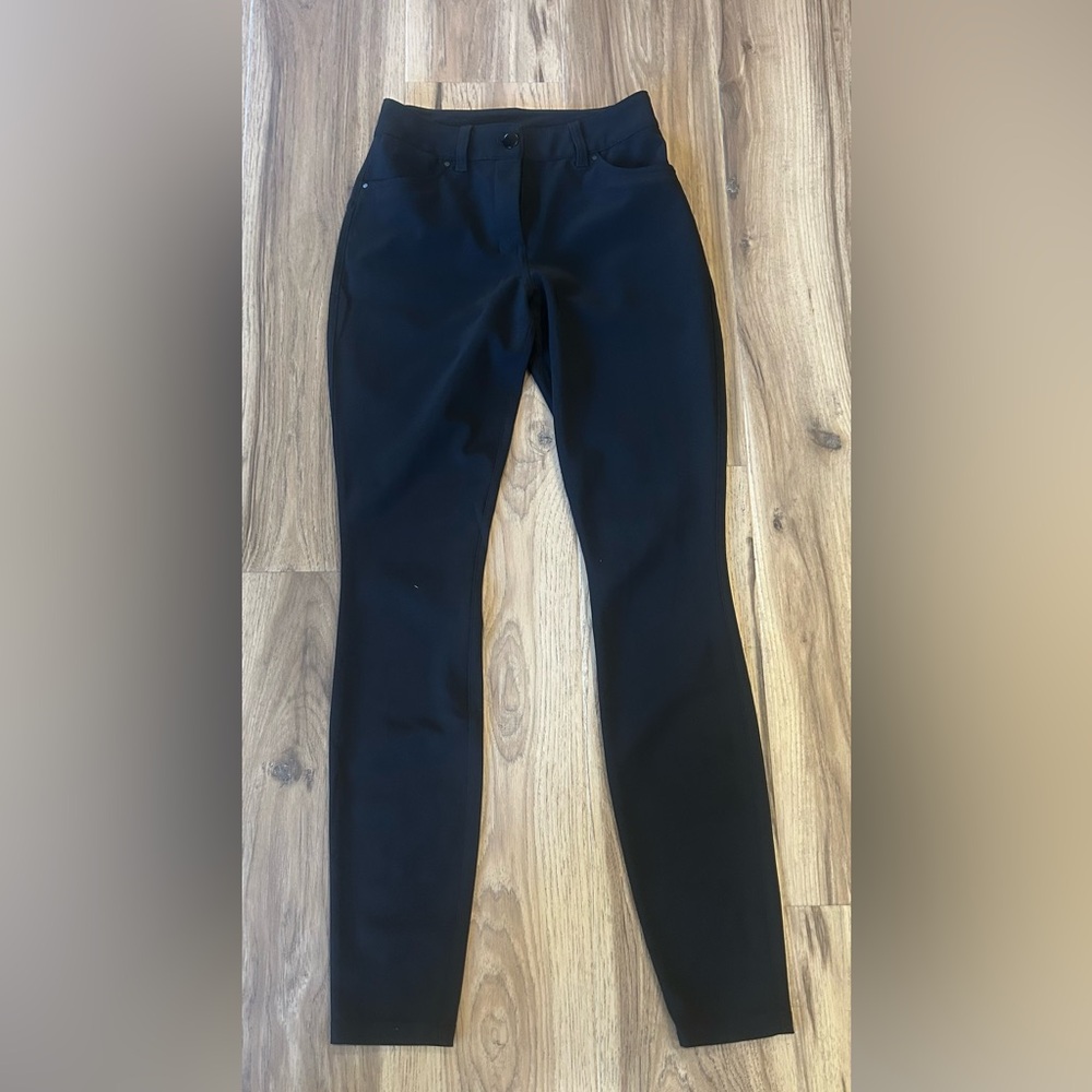 Lululemon Athletica Black Leggings. NWOT Never worn  Size 2
